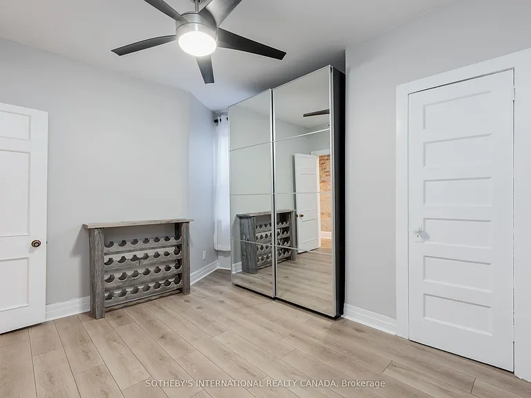 15 Indian Road Cres #UPPER — Photo 18