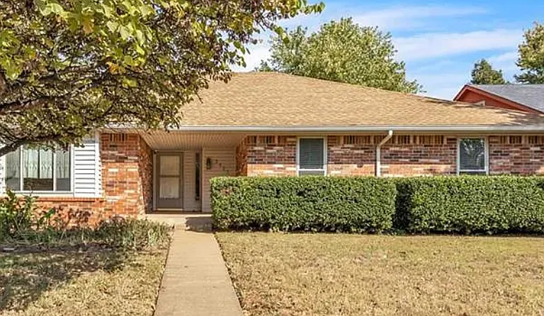 2321 Pinon Pl — Photo 2