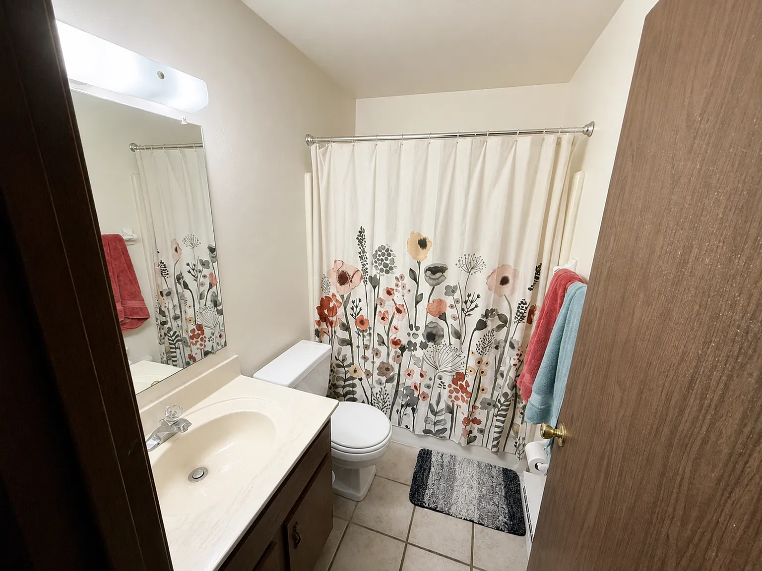 Bristol Oaks Apartments — Photo 2