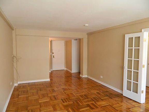 3rd image of 50 Murray St #5