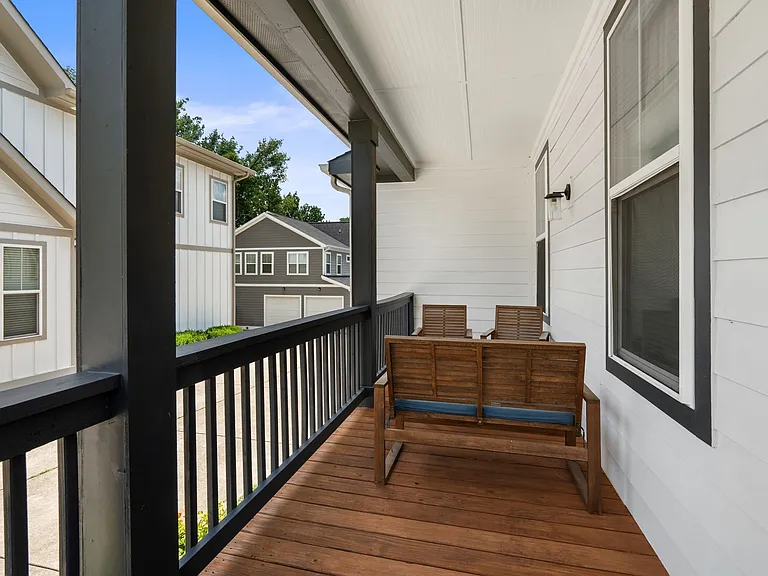 2038 Straightway Ave — Photo 19