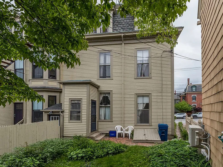 256 Vaughan St — Photo 42