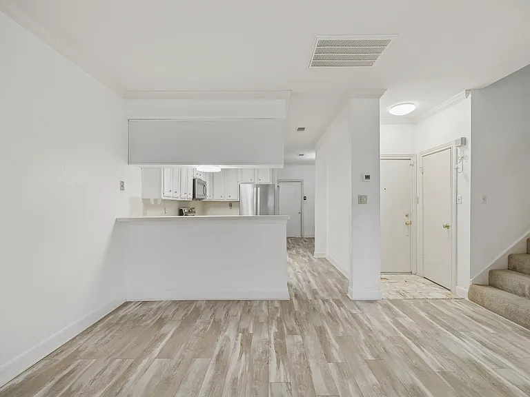 880 Tully Rd #13 — Photo 10