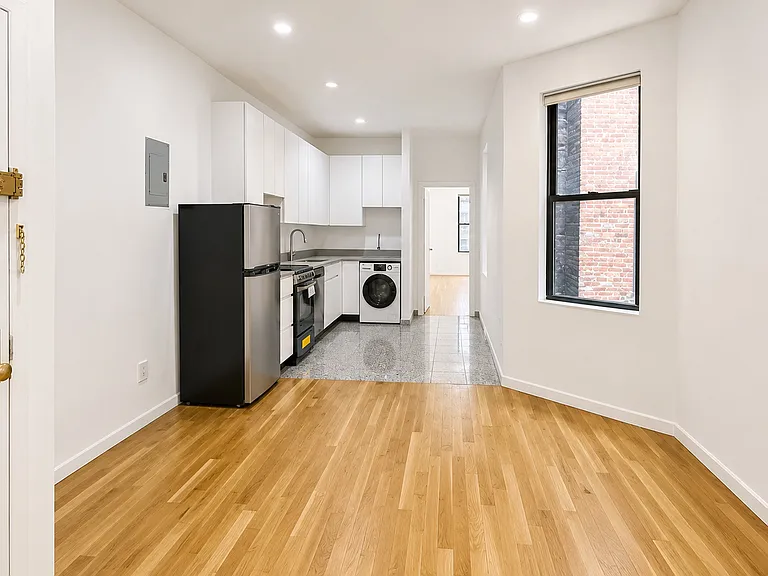 229 E 53rd St #3W — Photo 3