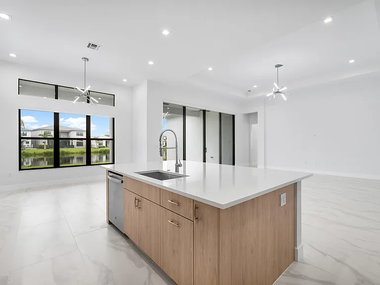 20262 Rosewood Garden Way — Photo 15