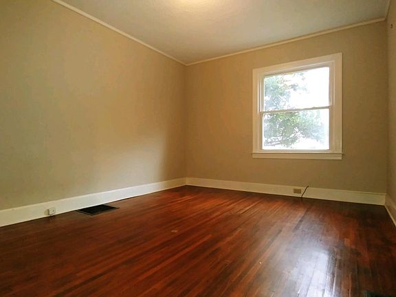 5th image of 626 E 4th Ave