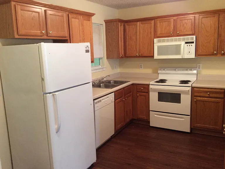 890 Highway 42 S #B4 — Photo 2