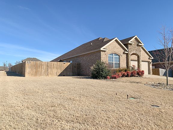 3rd image of 1600 Crestwood Hills Ln