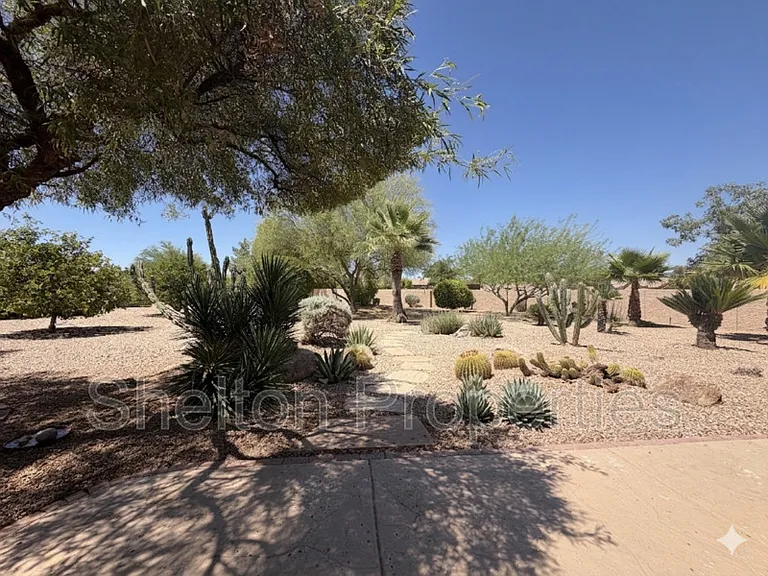 9418 W Tonto Ln — Photo 14