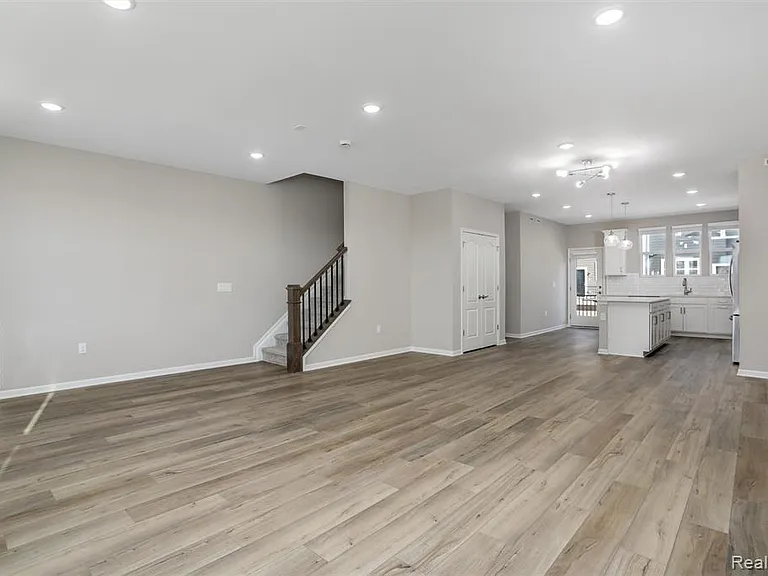 43173 Atwood Ave — Photo 18