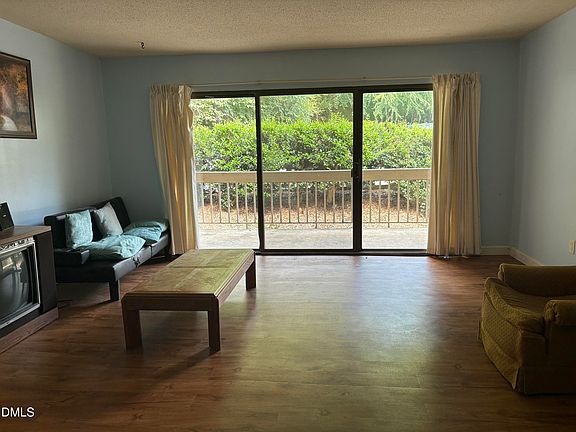 4th image of 500 Umstead Dr #208