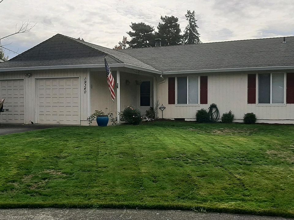 Front yard with RV parking