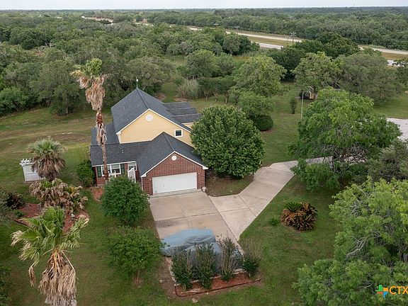 3rd image of 403 Oakside