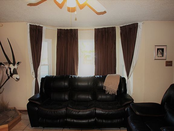 3rd image of 3104 Encanto Dr