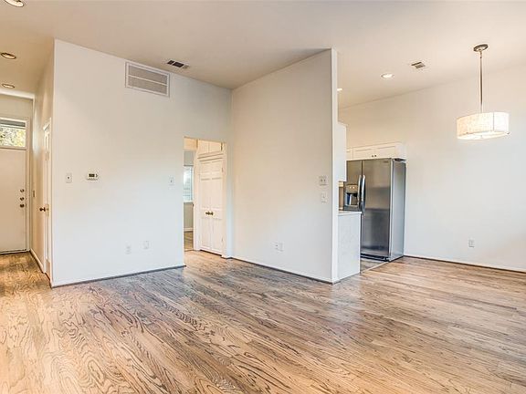 3rd image of 4030 Holland Ave APT 3