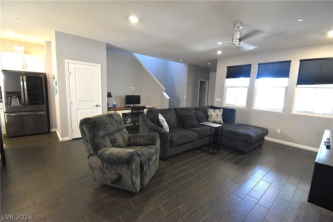 3 bed, 2.5 bath, 1736 sqft, $2,250 — Photo 4
