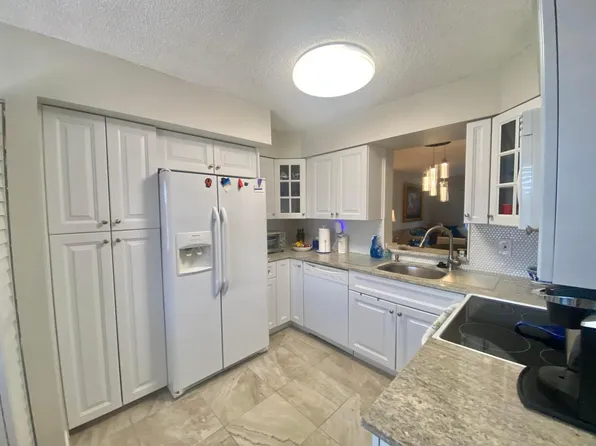 7281 Amberly Lane #404, Delray Beach, FL 33446