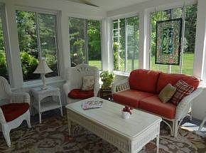 Comfortable 3 season porch