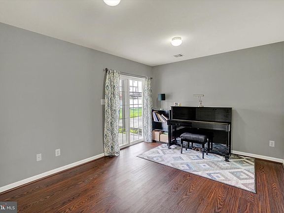 5th image of 4152 Strawbridge Ct