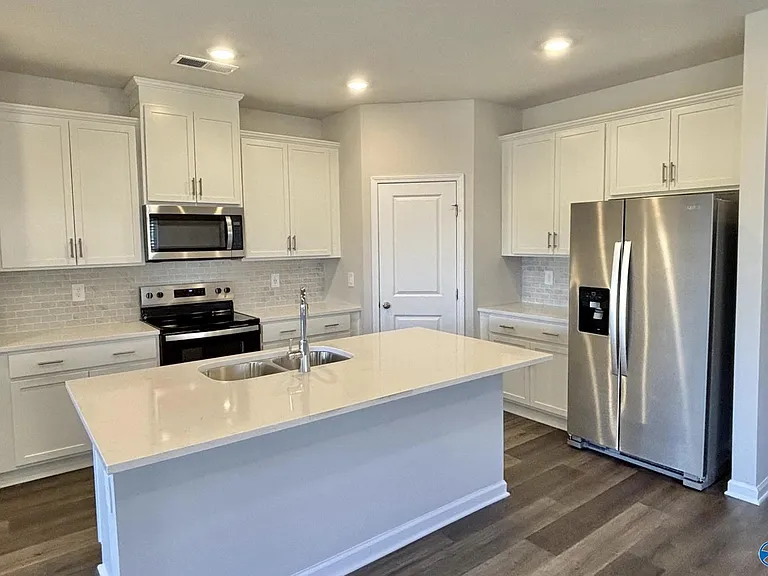 8204 Huspa Ave — Photo 3