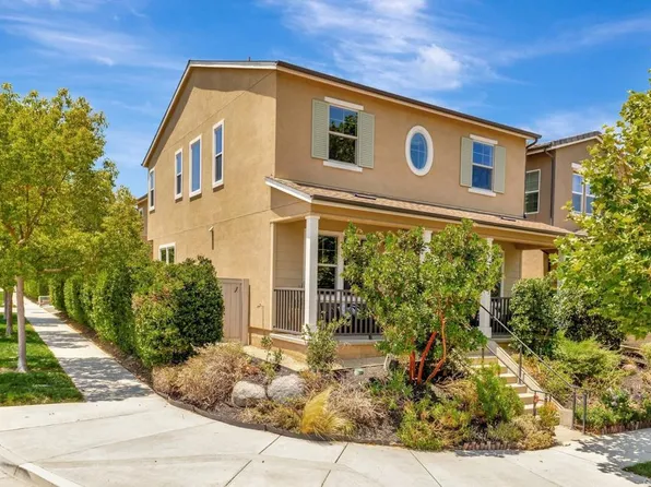 21502 Trail Ridge Dr, Escondido, CA 92029