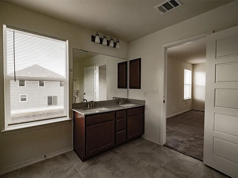 6412 Carriage Pines Dr — Photo 27
