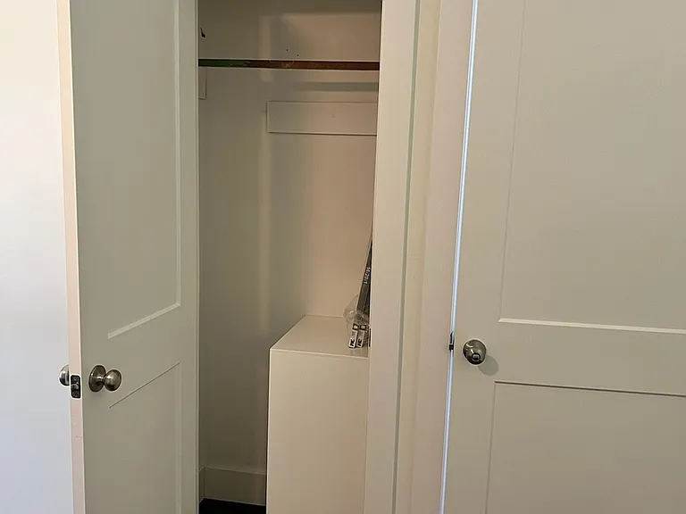 206 Cox St — Photo 2