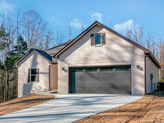 3rd image of 96 Mockingbird Ln