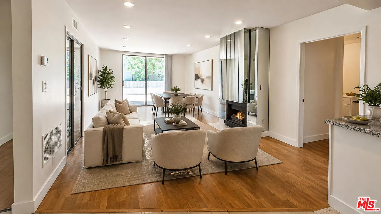2 bed, 2.0 bath, 1137 sqft, $3,200 — Photo 1