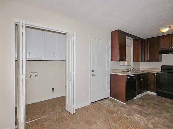 2nd image of 3572 Vicki Ln
