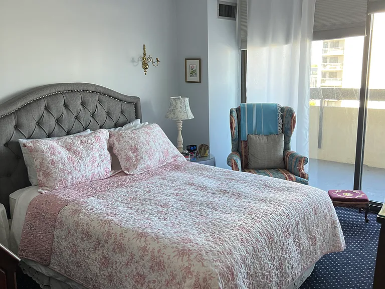 400 Madison St #1008 — Photo 5