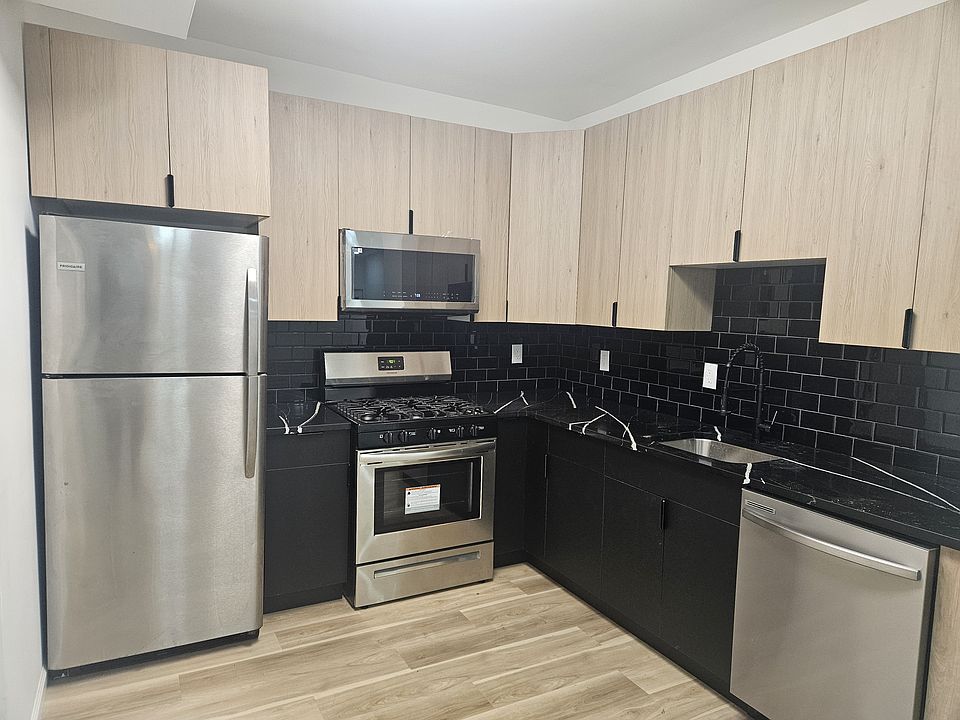 Brand new kitchen 42in cabinets!