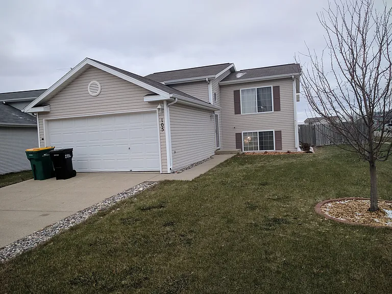 105 Evergreen Cir — Photo 1