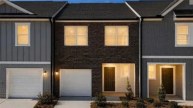2067 Emerson Dr — Photo 1