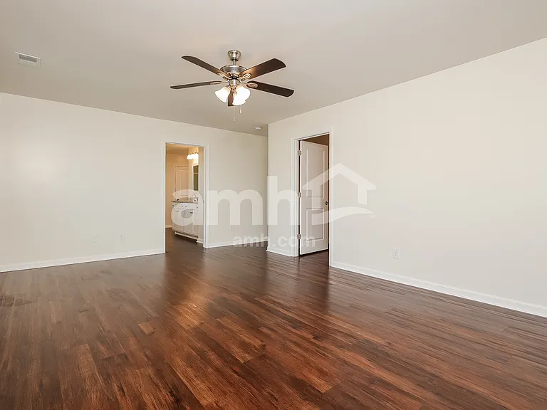 203 Bushwood Dr — Photo 10