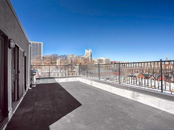 3rd image of 303 W 137th St Penthouse 1