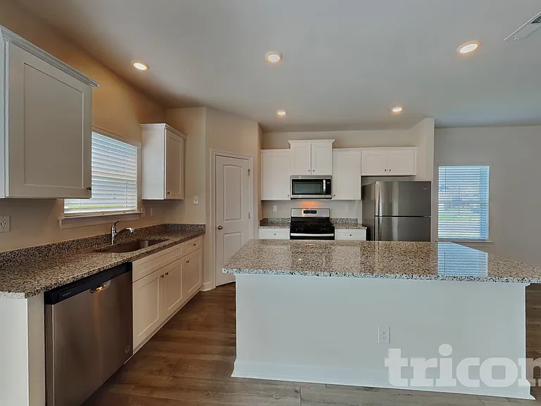 2402 Valverde Way — Photo 6