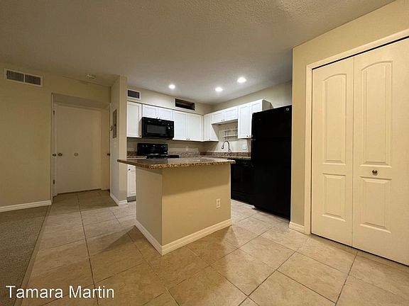 5th image of 385 Woodside Dr Unit 202