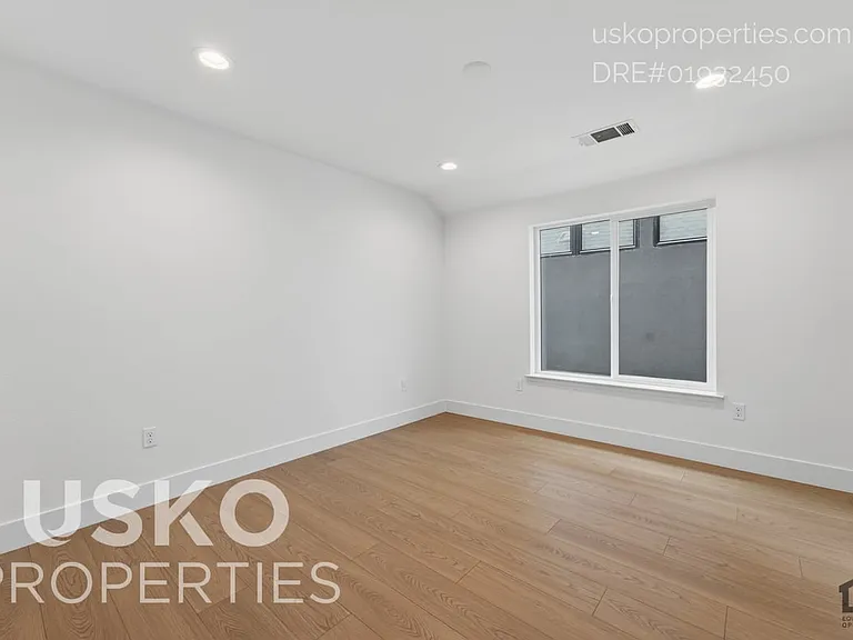 2707 Tomato Aly #B — Photo 13