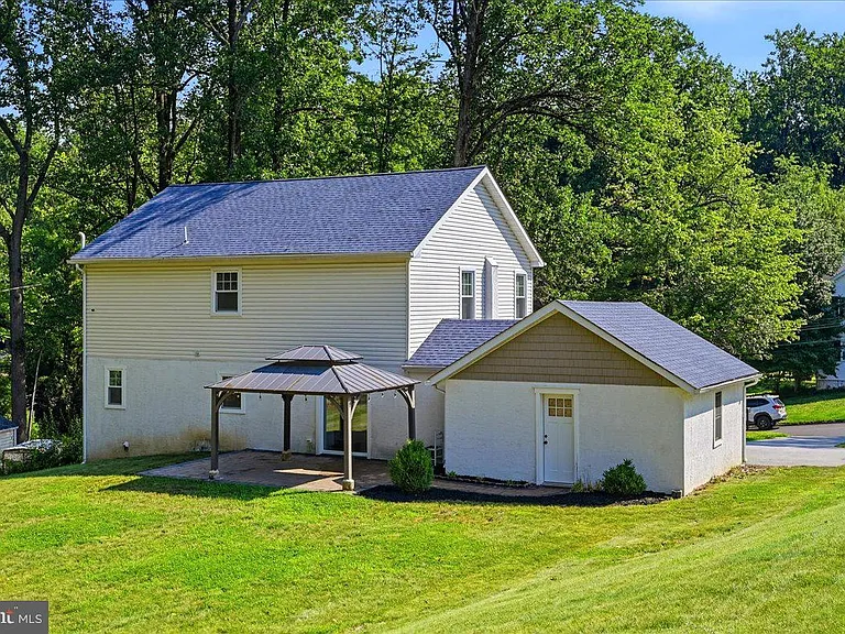 17 Lizbeth Ln — Photo 40