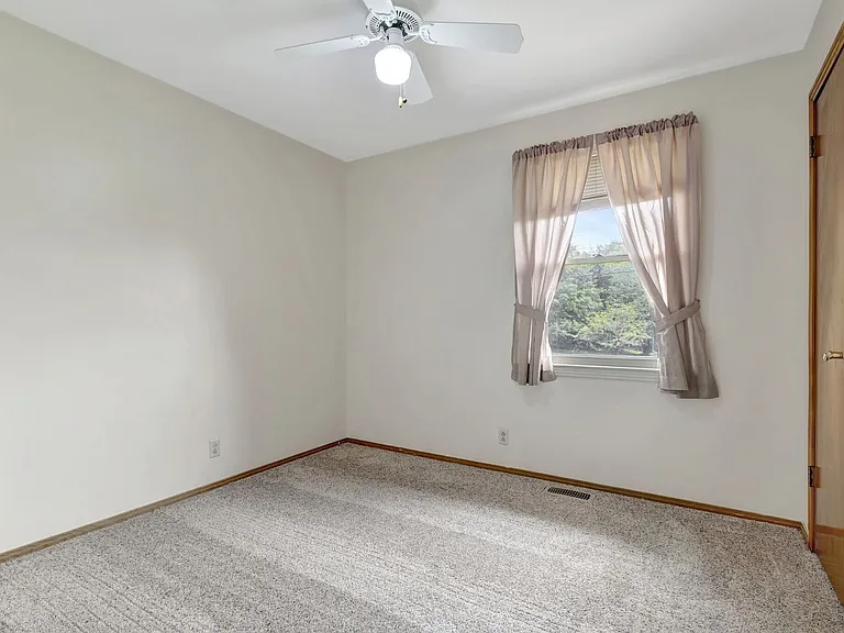 211 Friendship Dr — Photo 15