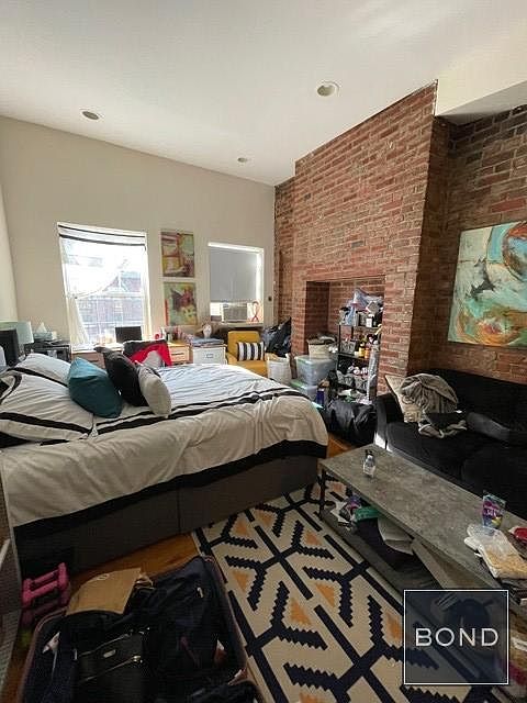 1st image of 154 Orchard St APT 16