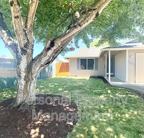 7621 NE 158th Ave — Photo 1