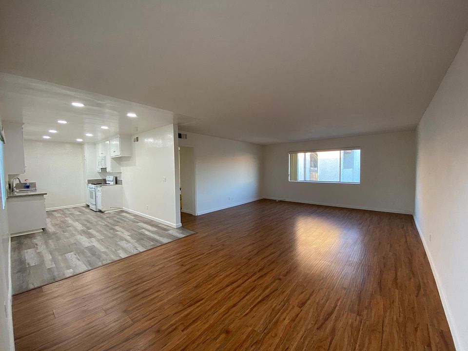 1st image of 5231 Zelzah Ave APT 18
