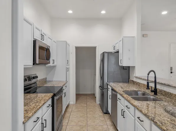 2028 E River Rd Unit 203, Tucson, AZ 85718