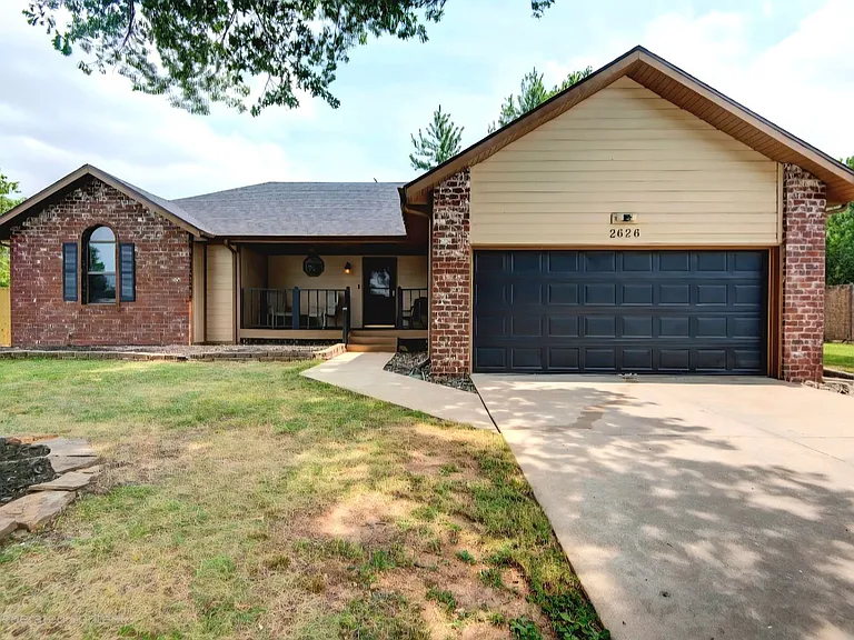 2626 N Wildberry Ct — Photo 1