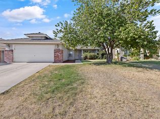 5426 W Ashland Ct, Visalia, CA 93277