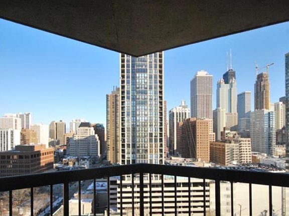 5th image of 1122 Lasalle St #422