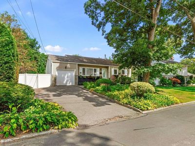 3 Fairview Lane, Huntington Station, NY, 11746