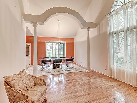 5th image of 8308 Millbrook Dr